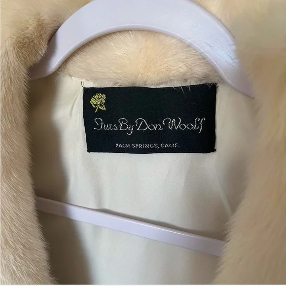 🌟FOX FUR VEST!🌟 - Picture 6 of 6